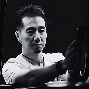 HUGO TAKEUCHI